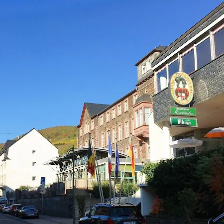 Am Moselradweg * Zell an der Mosel
