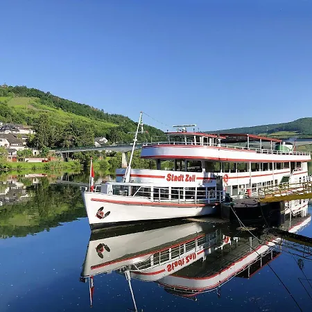 Am Moselradweg Zell an der Mosel