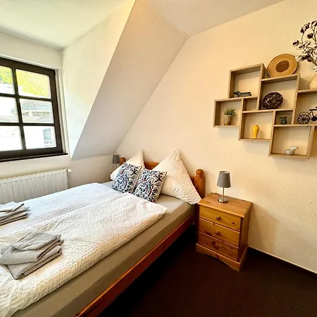 Am Moselradweg * Zell