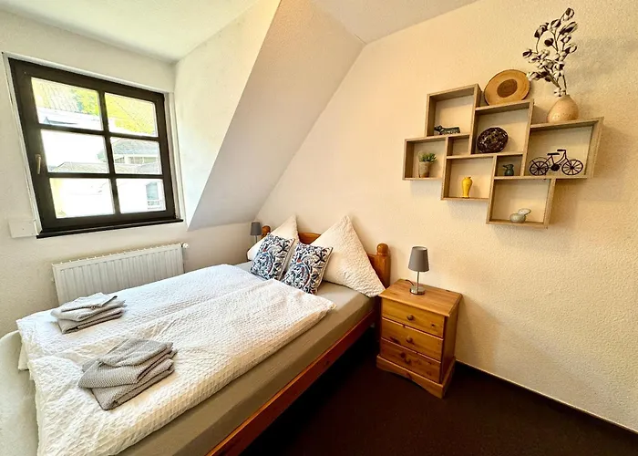 Am Moselradweg * Zell an der Mosel