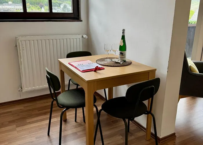 Am Moselradweg * Zell an der Mosel